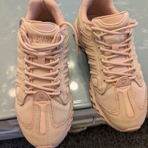 K-Swiss Women’s Athletic Sneakers in Light Pink